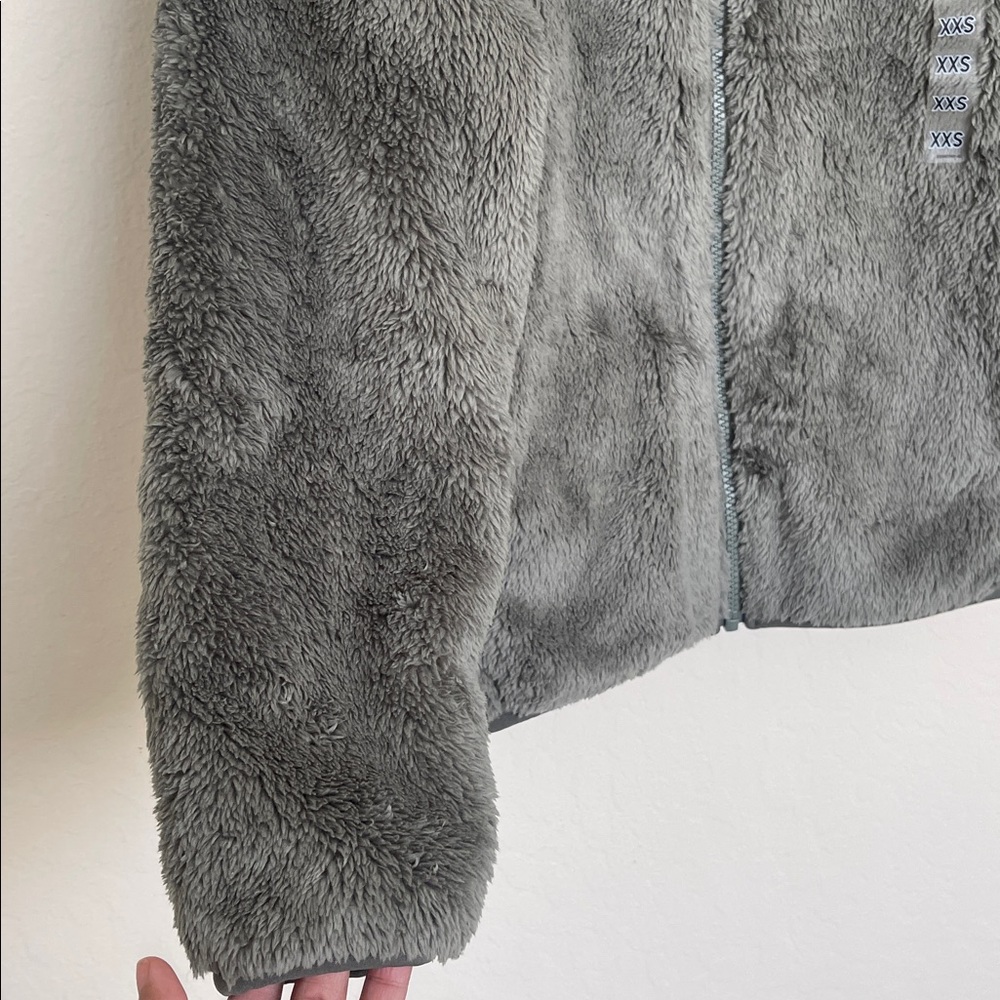 Olive Green Fluffy yarn fleece zip Uniqlo - Picture 5 of 5